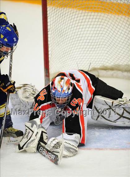 Thumbnail 2 in Newtown vs. Watertown/Pomperaug (SWC Semifinal) photogallery.