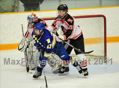 Thumbnail 3 in Newtown vs. Watertown/Pomperaug (SWC Semifinal) photogallery.
