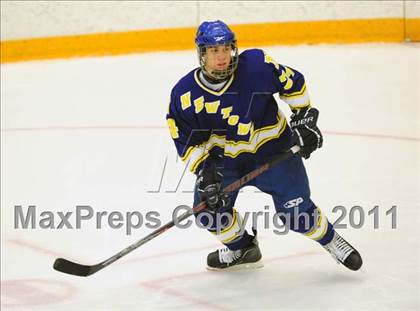 Thumbnail 3 in Newtown vs. Watertown/Pomperaug (SWC Semifinal) photogallery.