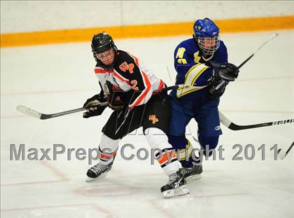 Thumbnail 1 in Newtown vs. Watertown/Pomperaug (SWC Semifinal) photogallery.