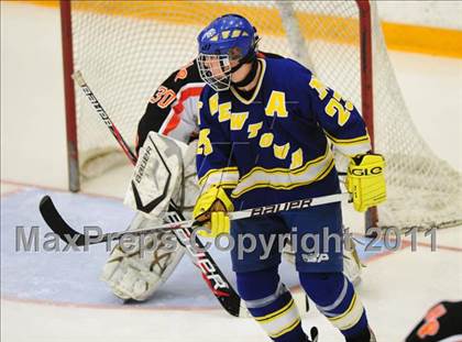 Thumbnail 2 in Newtown vs. Watertown/Pomperaug (SWC Semifinal) photogallery.