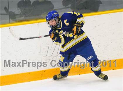 Thumbnail 3 in Newtown vs. Watertown/Pomperaug (SWC Semifinal) photogallery.