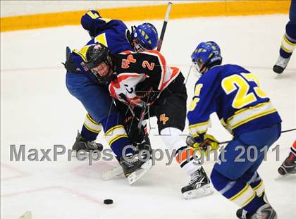 Thumbnail 1 in Newtown vs. Watertown/Pomperaug (SWC Semifinal) photogallery.