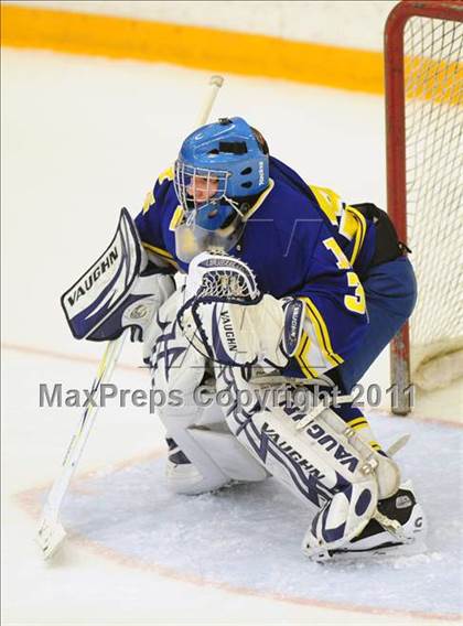 Thumbnail 3 in Newtown vs. Watertown/Pomperaug (SWC Semifinal) photogallery.