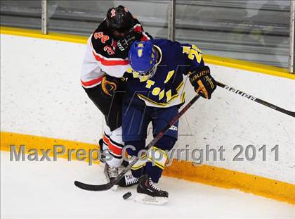 Thumbnail 1 in Newtown vs. Watertown/Pomperaug (SWC Semifinal) photogallery.