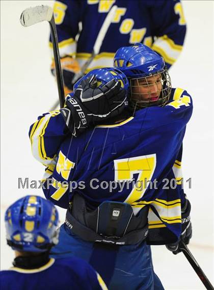 Thumbnail 3 in Newtown vs. Watertown/Pomperaug (SWC Semifinal) photogallery.