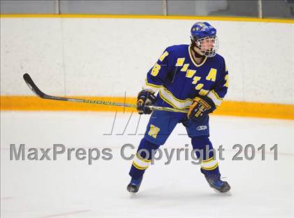 Thumbnail 2 in Newtown vs. Watertown/Pomperaug (SWC Semifinal) photogallery.