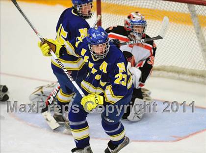 Thumbnail 2 in Newtown vs. Watertown/Pomperaug (SWC Semifinal) photogallery.