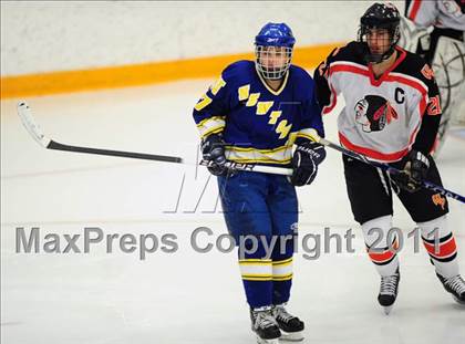 Thumbnail 1 in Newtown vs. Watertown/Pomperaug (SWC Semifinal) photogallery.