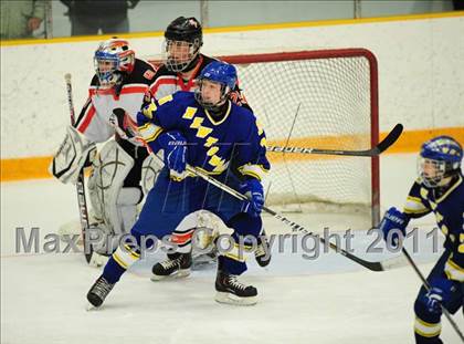 Thumbnail 2 in Newtown vs. Watertown/Pomperaug (SWC Semifinal) photogallery.