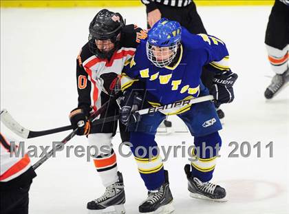 Thumbnail 2 in Newtown vs. Watertown/Pomperaug (SWC Semifinal) photogallery.