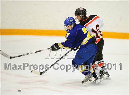Thumbnail 1 in Newtown vs. Watertown/Pomperaug (SWC Semifinal) photogallery.