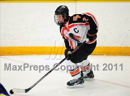 Thumbnail 2 in Newtown vs. Watertown/Pomperaug (SWC Semifinal) photogallery.