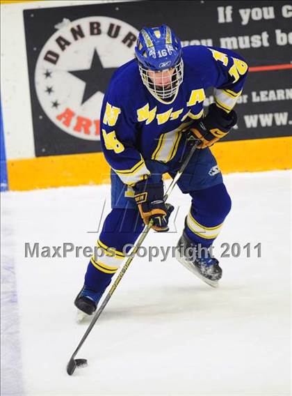 Thumbnail 2 in Newtown vs. Watertown/Pomperaug (SWC Semifinal) photogallery.
