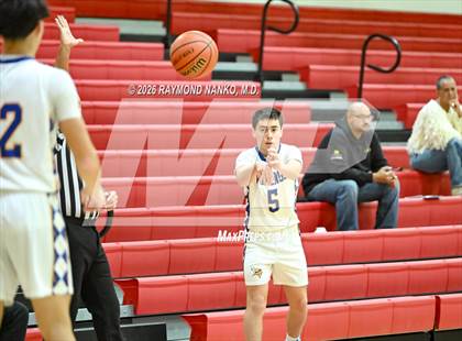 Thumbnail 1 in North White vs. Eastern photogallery.