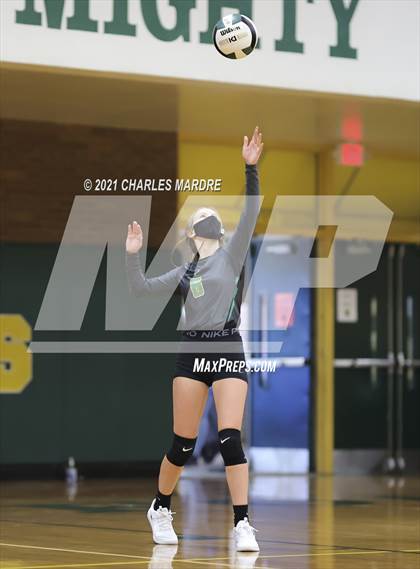 Thumbnail 2 in Pine Forest vs. Richmond photogallery.