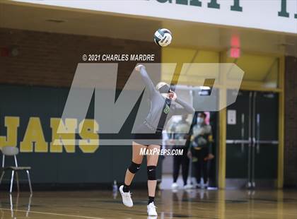 Thumbnail 2 in Pine Forest vs. Richmond photogallery.