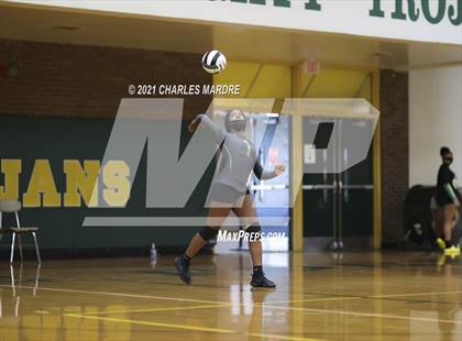 Thumbnail 1 in Pine Forest vs. Richmond photogallery.