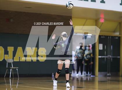 Thumbnail 3 in Pine Forest vs. Richmond photogallery.