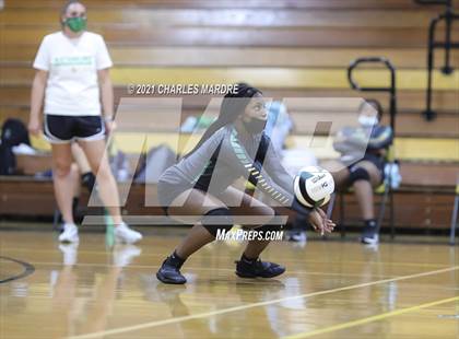 Thumbnail 2 in Pine Forest vs. Richmond photogallery.