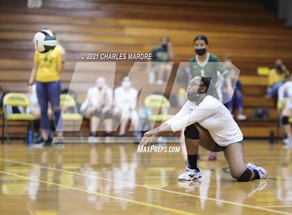 Thumbnail 1 in Pine Forest vs. Richmond photogallery.