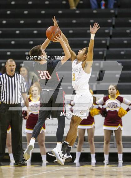Thumbnail 3 in Holy Cross vs Cooper (Ninth Region) photogallery.