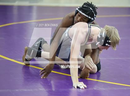 Thumbnail 2 in Buzz Fest Duals photogallery.