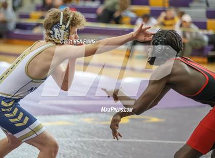 Thumbnail 3 in Buzz Fest Duals photogallery.