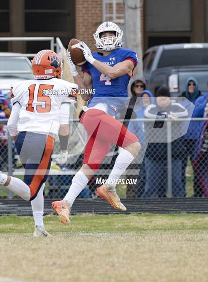 Thumbnail 3 in Nashville vs. Pana (IHSA,2A,Quarterfinal) photogallery.