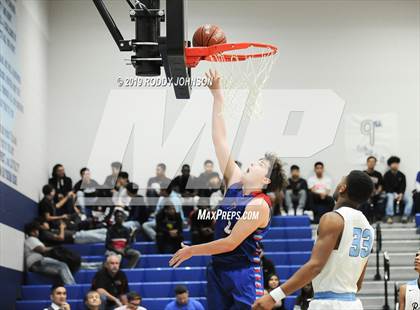 Thumbnail 3 in Sam Rayburn vs. Pearce (McDonald's Texas Invitational) photogallery.