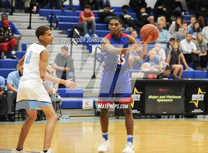 Thumbnail 2 in Sam Rayburn vs. Pearce (McDonald's Texas Invitational) photogallery.