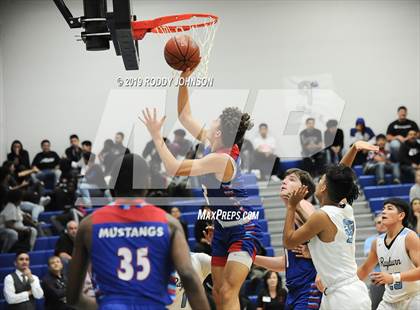 Thumbnail 3 in Sam Rayburn vs. Pearce (McDonald's Texas Invitational) photogallery.