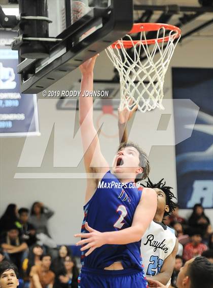 Thumbnail 3 in Sam Rayburn vs. Pearce (McDonald's Texas Invitational) photogallery.