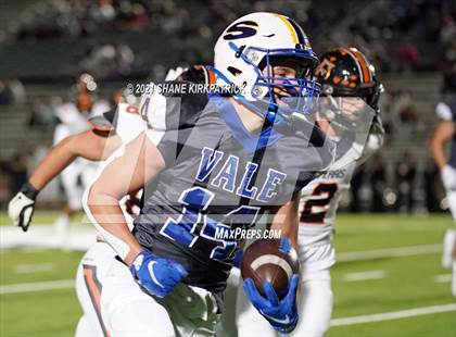 Thumbnail 3 in Ferris vs. Sunnyvale (4A-2 Region II Bi District) photogallery.