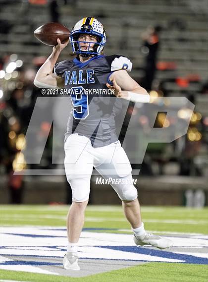 Thumbnail 2 in Ferris vs. Sunnyvale (4A-2 Region II Bi District) photogallery.