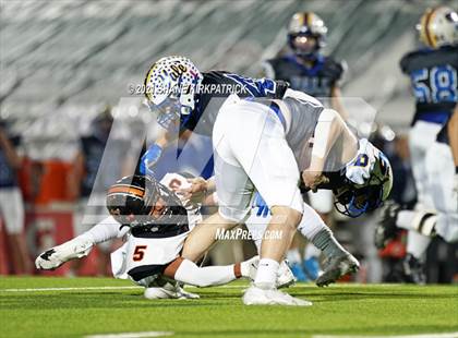Thumbnail 2 in Ferris vs. Sunnyvale (4A-2 Region II Bi District) photogallery.