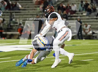 Thumbnail 3 in Ferris vs. Sunnyvale (4A-2 Region II Bi District) photogallery.