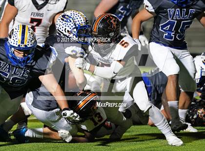 Thumbnail 3 in Ferris vs. Sunnyvale (4A-2 Region II Bi District) photogallery.