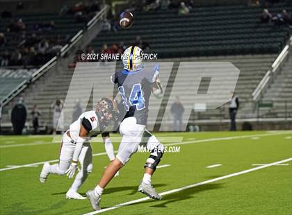 Thumbnail 1 in Ferris vs. Sunnyvale (4A-2 Region II Bi District) photogallery.