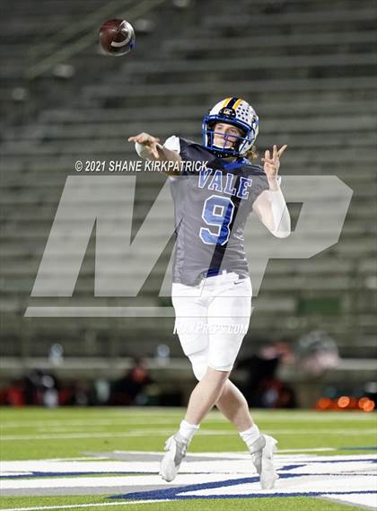 Thumbnail 3 in Ferris vs. Sunnyvale (4A-2 Region II Bi District) photogallery.