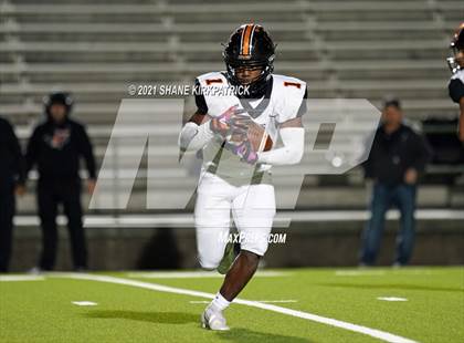 Thumbnail 3 in Ferris vs. Sunnyvale (4A-2 Region II Bi District) photogallery.
