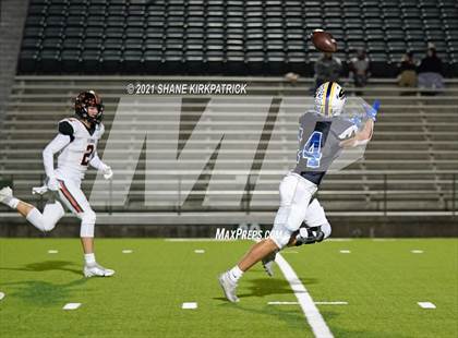 Thumbnail 2 in Ferris vs. Sunnyvale (4A-2 Region II Bi District) photogallery.