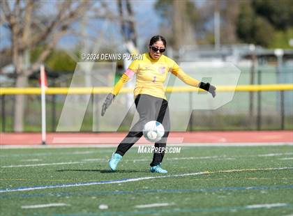 Thumbnail 2 in Everett Alvarez vs. Soledad (CIF CCS D4 Finals) photogallery.