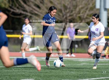 Thumbnail 1 in Everett Alvarez vs. Soledad (CIF CCS D4 Finals) photogallery.