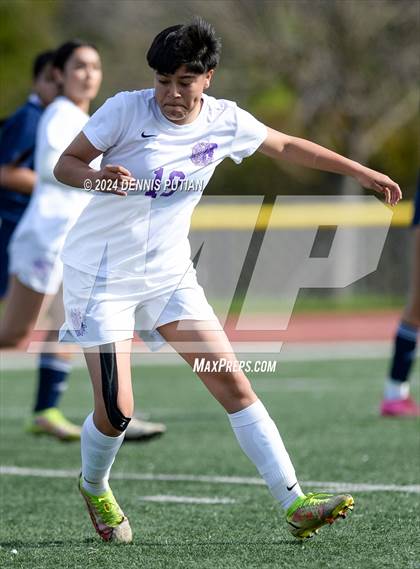 Thumbnail 2 in Everett Alvarez vs. Soledad (CIF CCS D4 Finals) photogallery.
