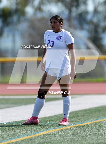 Thumbnail 3 in Everett Alvarez vs. Soledad (CIF CCS D4 Finals) photogallery.