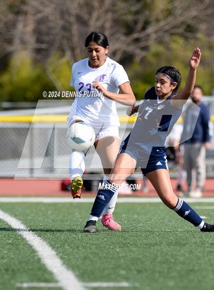 Thumbnail 2 in Everett Alvarez vs. Soledad (CIF CCS D4 Finals) photogallery.
