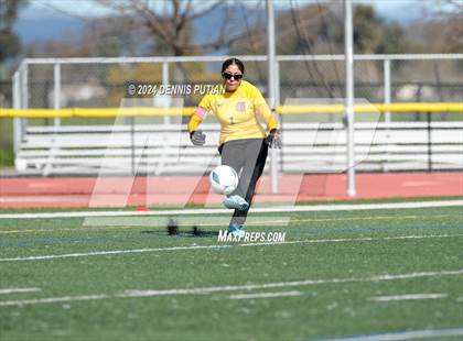 Thumbnail 3 in Everett Alvarez vs. Soledad (CIF CCS D4 Finals) photogallery.