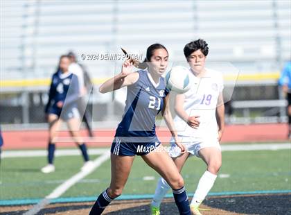 Thumbnail 2 in Everett Alvarez vs. Soledad (CIF CCS D4 Finals) photogallery.