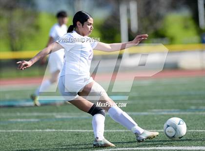 Thumbnail 3 in Everett Alvarez vs. Soledad (CIF CCS D4 Finals) photogallery.